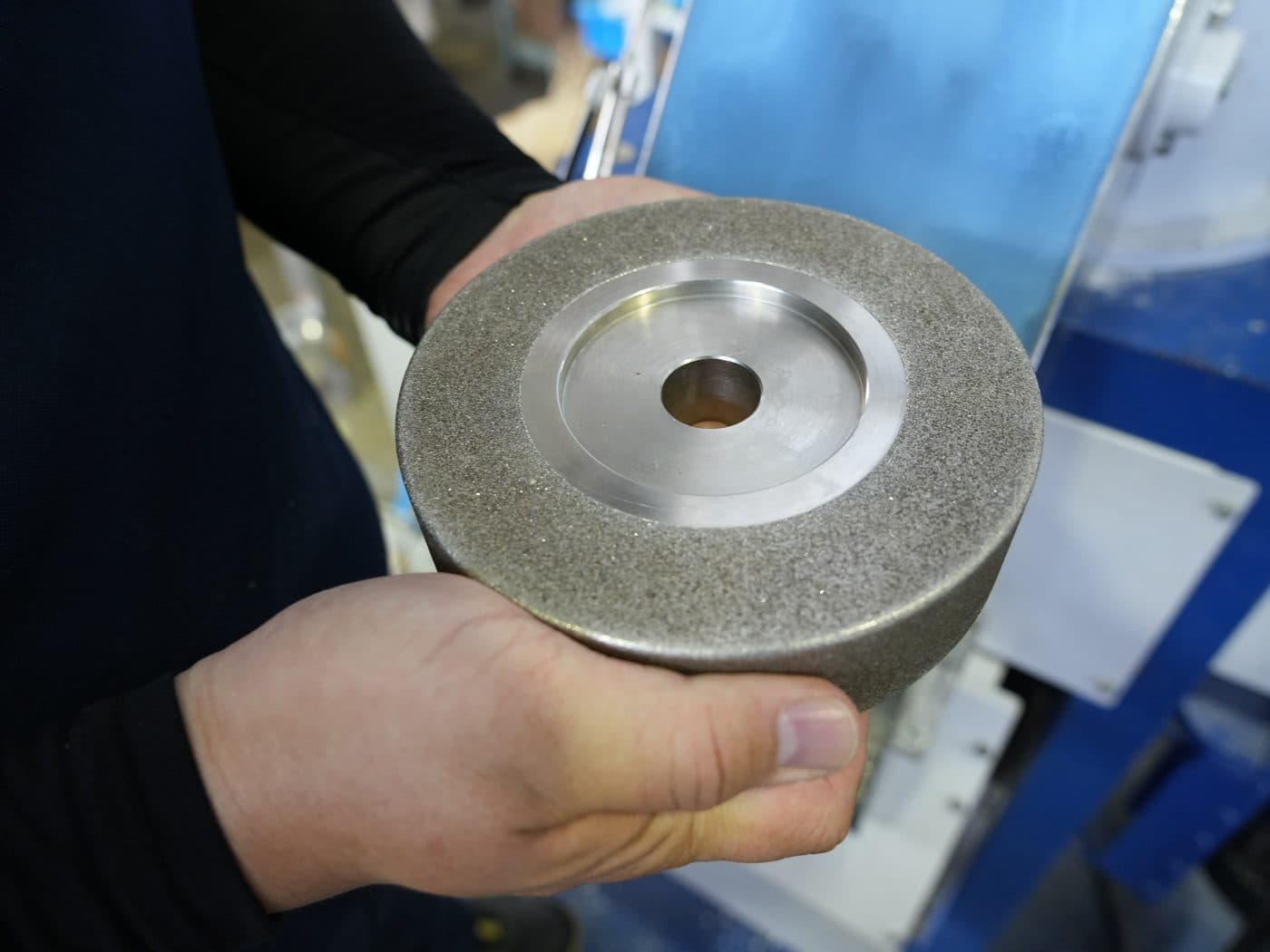 採用したcBN砥石のロール